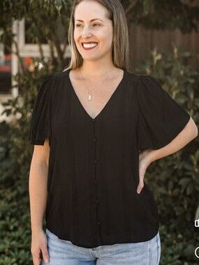 Vero Moda Black V-Neck Button-Front Blouse